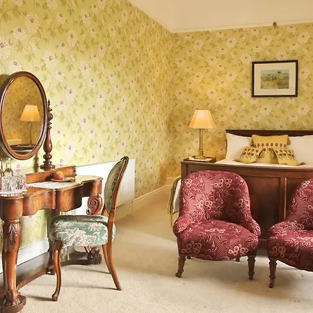 Viewmount House 4*