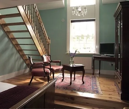 Viewmount House Guest house Longford